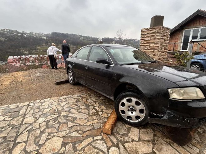 Клизиште у бањалучком насељу Лауш (ФОТО)
