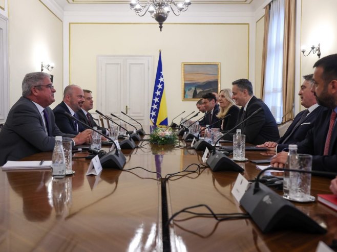 Цвијановић: Са Гинкелом разговор о унапређењу економске сарадње и Јужној интерконекцији