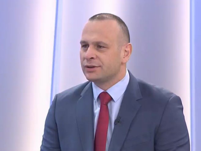 Шобот: Људи су најбитнији, опредијељени смо за даљи раст плата