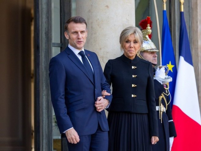 Трамп рекао да Макрона злоставља жена и да није хтио да пошаље бродове у Ормуз