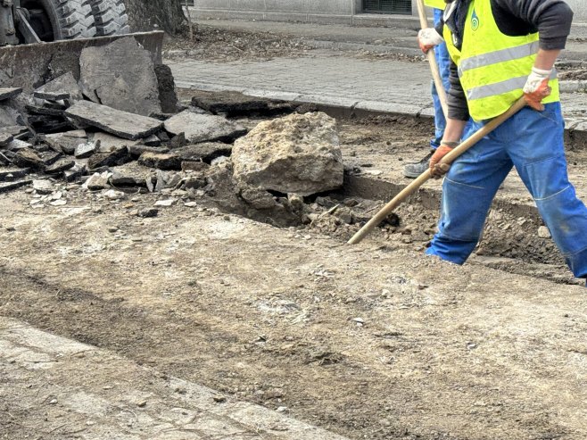 Почетак изградње кружне раскрснице у Лончарима