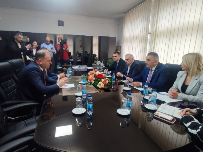 Минић у Зворнику са руководством Града о инфраструктурним пројектима