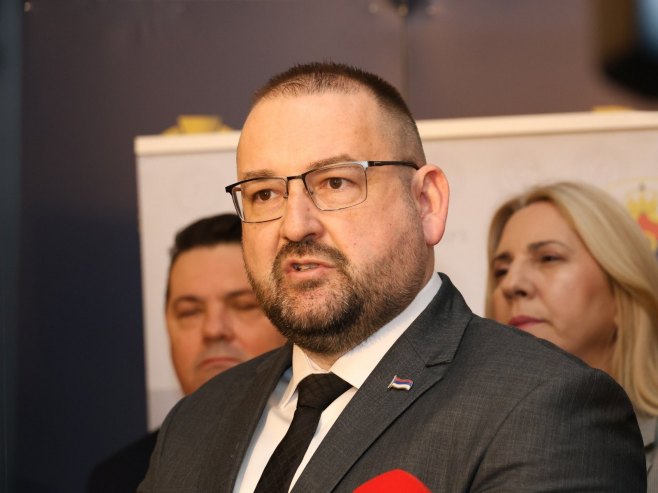 Нуждић: Подаци о убијенима у Тузланској колони прикривани, истрајати у доказивању истине