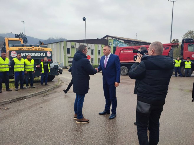 Почетак рехабилитације магистралног пута на дионици Каракај-Дрињача; Присуствује Минић (ФОТО)