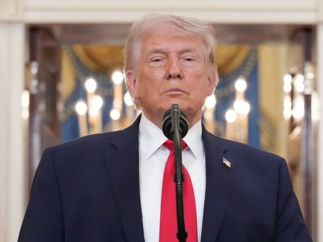 Трамп: Нисмо ни почели да уништавамо оно што је остало у Ирану, слиједе мостови, па – електране