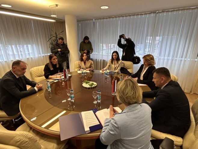 Делегација Србије стигла у Бањалуку, састанак Месаровићеве и Бубића