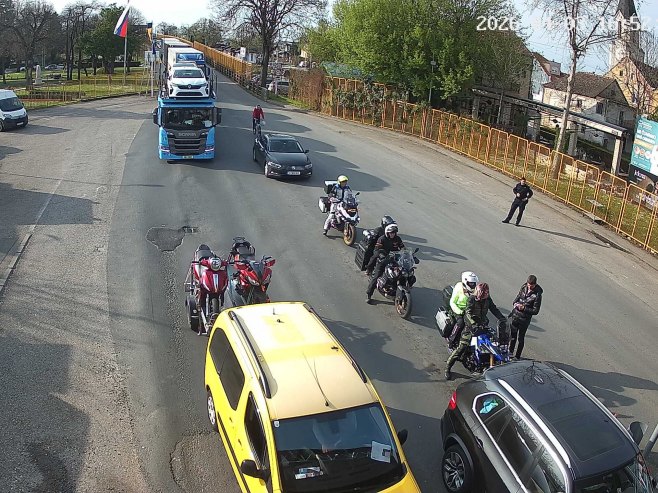 Појачан улаз путничких возила на више прелаза