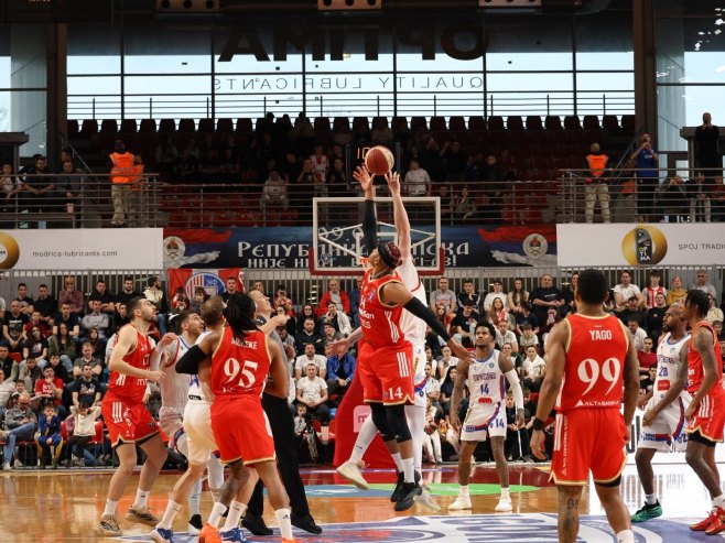 Кошаркаши Црвене звезде убједљиво савладали Игокеу у Лакташима (ФОТО)