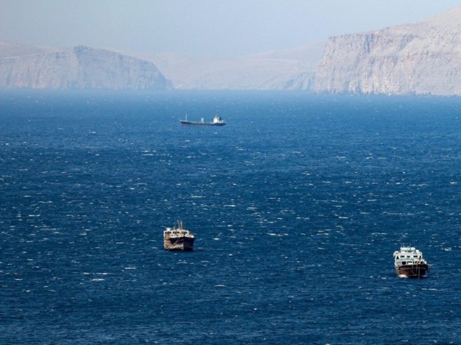 Кроз Ормуски мореуз прошло 15 бродова