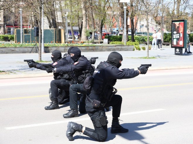 Тактичко показна вјежба на Тргу Крајине (ФОТО/ВИДЕО)