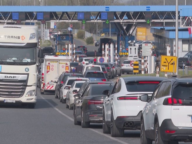 Колапс на граничним прелазима, а биће још горе; Од петка примјена новог система преласка границе