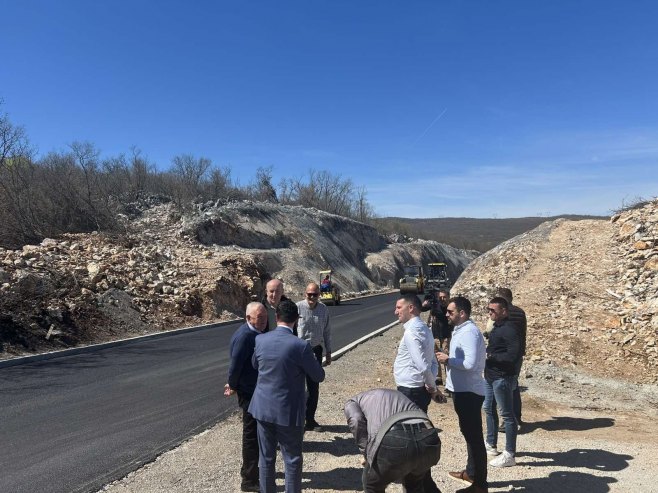 Реконструкција усјека у мјесту Жудојевићи на магистралном путу Требиње – Билећа - Фото: РТРС