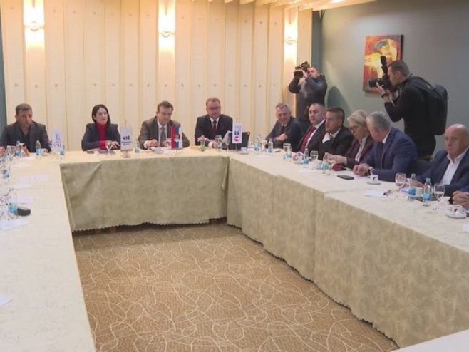 Опозиционари у Српској далеко од било каквог договора, док вријеме за имена кандидата истиче