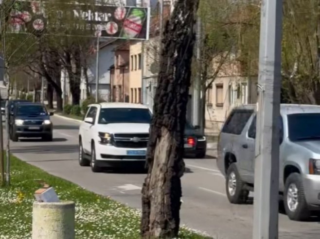 Доналд Трамп Млађи под јаком пратњом стигао у Бањалуку; Панел дискусија у Банском двору