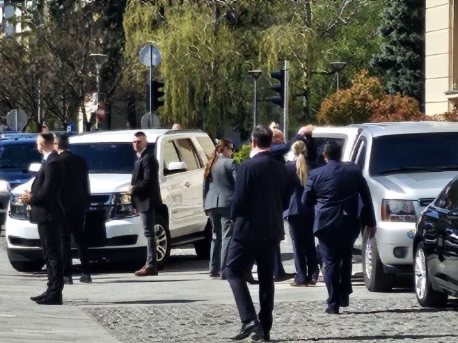 Трамп Млађи стигао у Бански двор; Слиједи панел дискусија