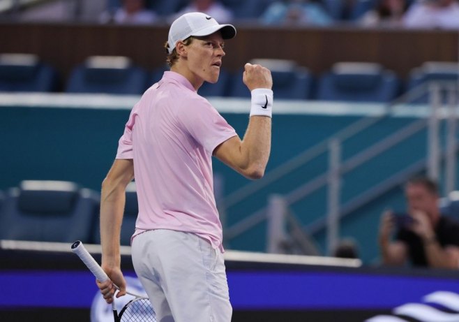 Синер у осмини финала Монте Карла