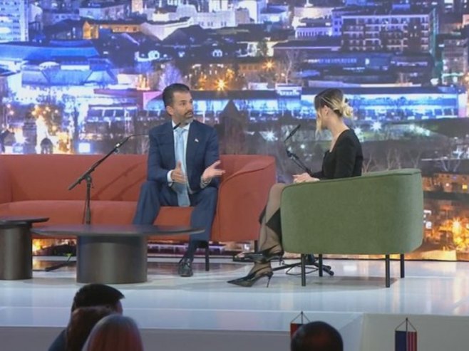 Трамп Млађи на панел дискусији коментарисао дешавања на глобалном нивоу и технологије вјештачке интелигенције