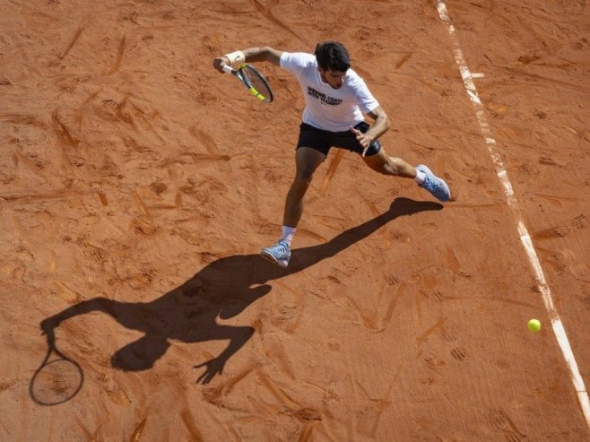 Алкараз убједљив против Баеза за осмину финала