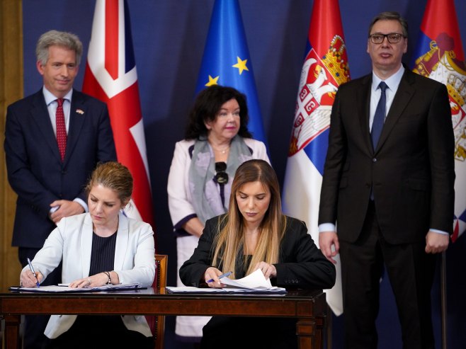 Србија од "Астра Зенеке" обезбиједила 10 иновативних лијекова за лијечење рака