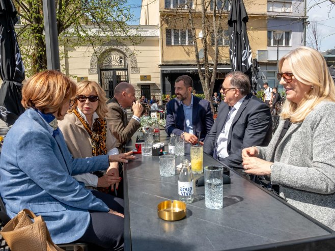 Додик са Пошом, Вучковићевом и сарадницима