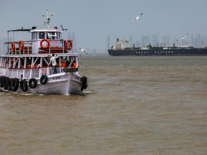 Нафта се вратила на 100 долара због успореног саобраћаја кроз Ормуски мореуз