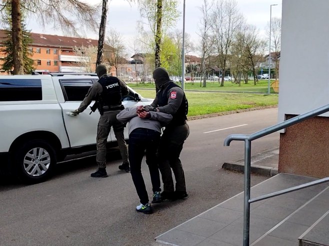 Црногорац осумњичен за кријумчарење миграната предат Тужилаштву БиХ (ВИДЕО)