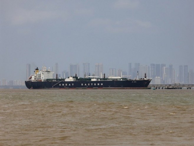 Саобраћај кроз Ормуски мореуз и даље ограничен упркос примирју