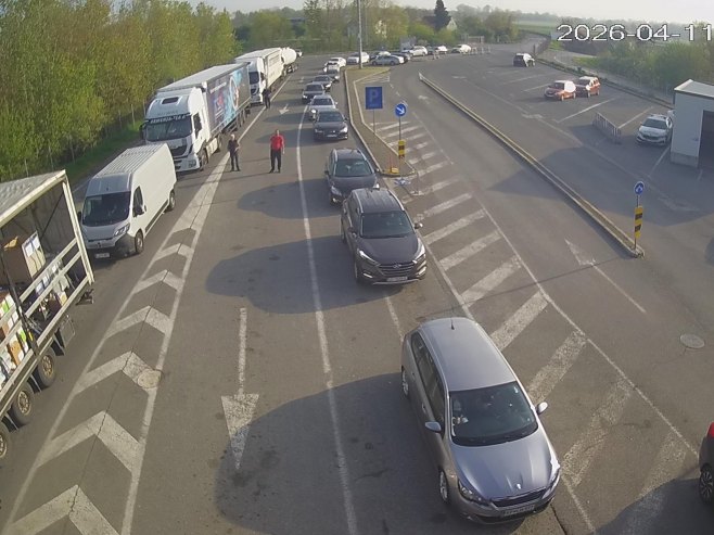 Појачана фреквенција возила на прелазу Градина