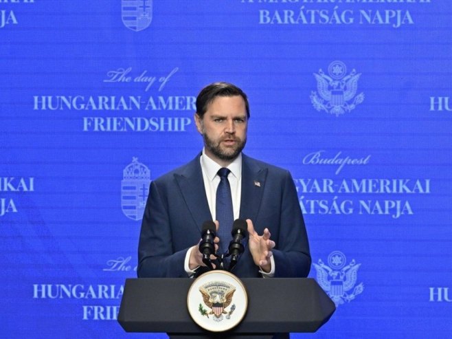 Венс разговарао са пакистанским премијером