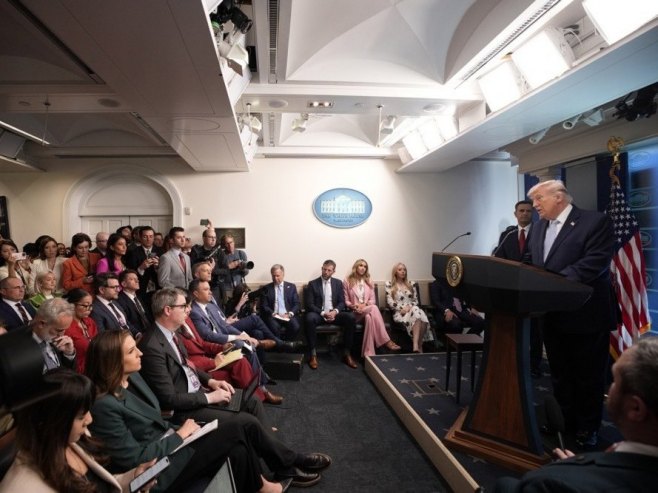 Трамп: Велики број празних нафтних танкера креће се ка САД да утовари америчку нафту