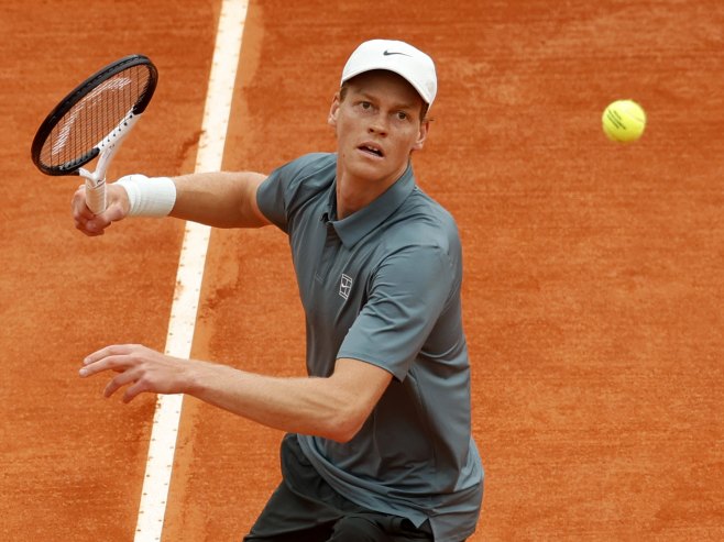 Јаник Синер (Фото: EPA/SEBASTIEN NOGIER) - 