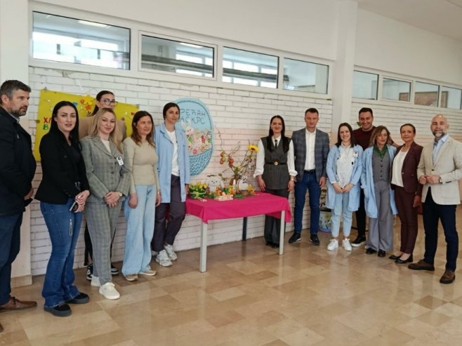 Градски одбор СНСД-а Бањалука у хуманој мисији поводом васкршњих празника /ФОТО/ВИДЕО)