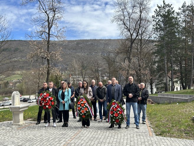 Одата почаст погинулим борцима одреда "Орлови Грмеча"