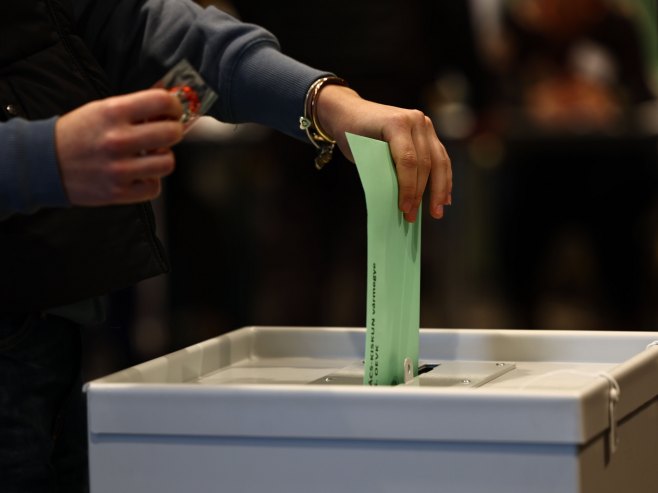 Избори у Мађарској (Фото: EPA/ANNA SZILAGYI) - 