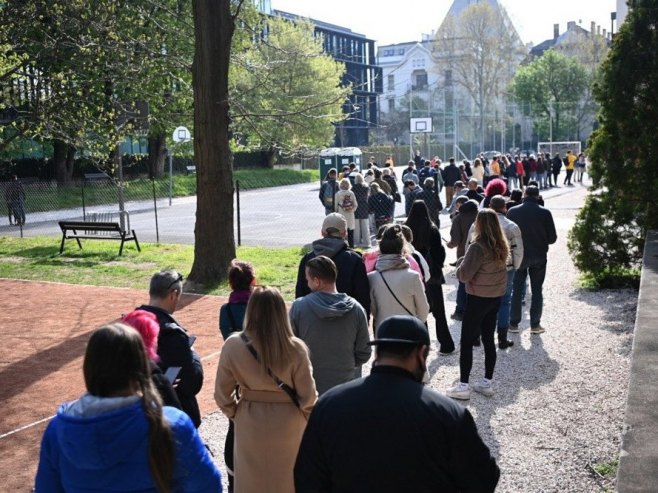 До 15 часова 66,01 одсто Мађара гласало на парламентарним изборима