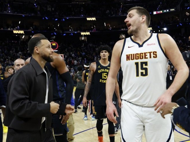 Јокић први играч у историји НБА лиге са највише скокова и асистенција