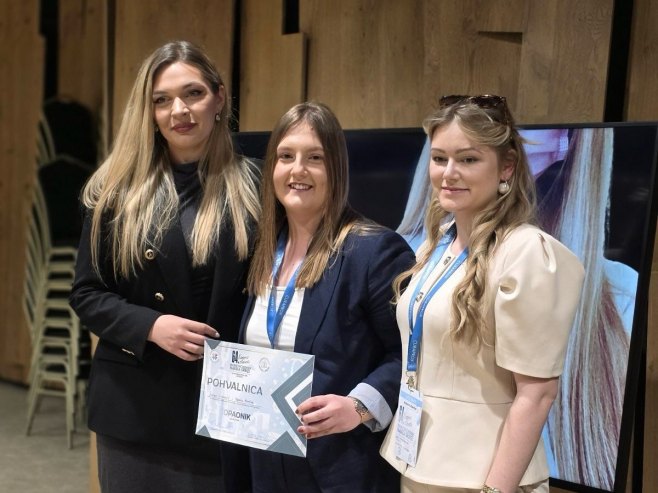 Студентице Медицинског факултета Бањалука освојиле прво мјесто на конгресу у Србији (ФОТО)