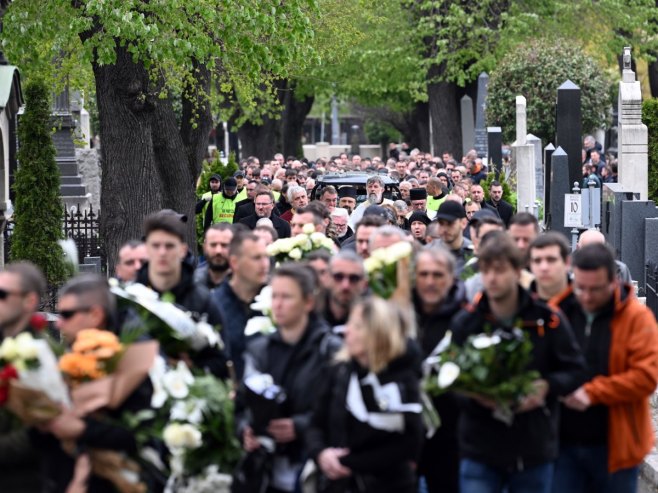 Сахрањен кошаркашки тренер Душко Вујошевић