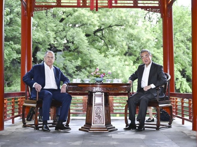 Лавров и Ванг разговарали о Блиском истоку и Украјини