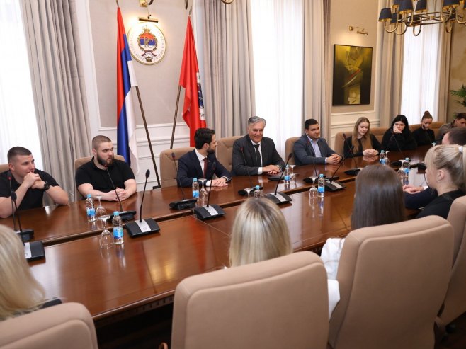 Предсједник Републике Српске са студентима Правног факултета (ФОТО)