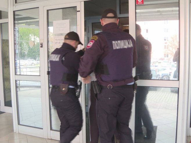 Ухапшени у акцији "Инсајдер 2" спроведени у Окружно јавно тужилаштво (ВИДЕО)