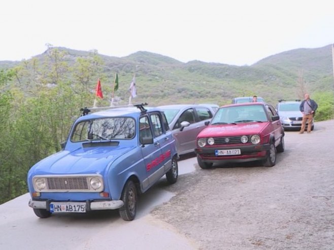 За село Сврчуге код Херцег Новог чуће се до Париза (ВИДЕО)