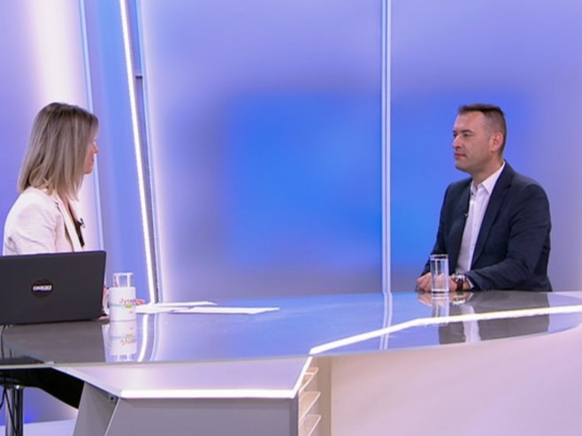 Знају ли грађани своја права - да ли струја и вода могу да буду ускраћене?