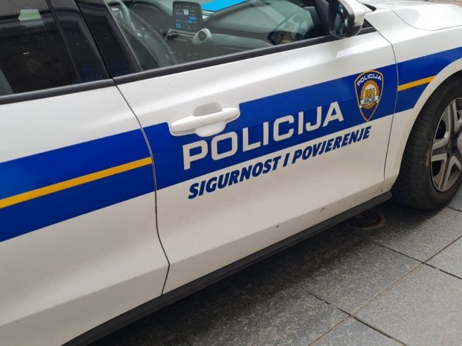 Три тржна центра у Загребу евакуисана због дојаве о бомбама