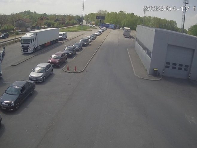 На прелазу Градина појачана фреквенција возила на излазу из БиХ