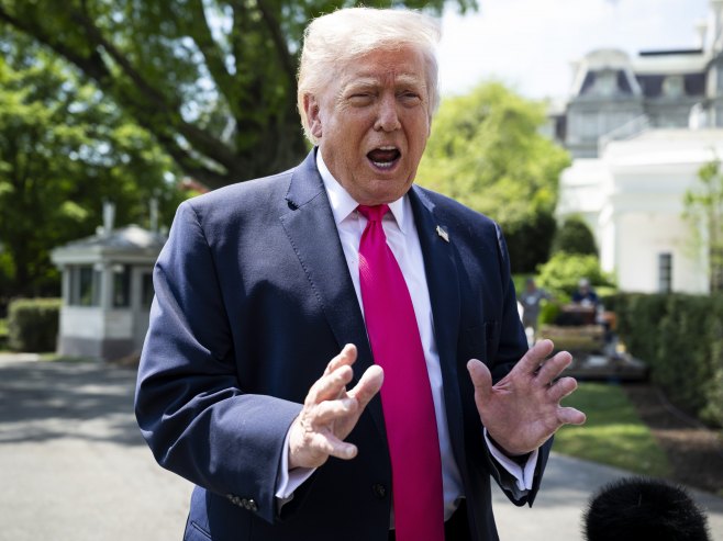 Трамп: Иран уз помоћ Америке склонио све морске мине у Ормуском мореузу