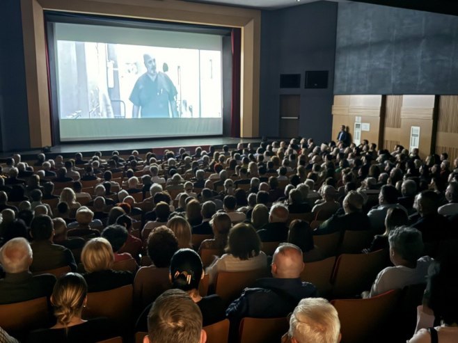 Бијељина - документарни филм Ратни хирург - Фото: СРНА