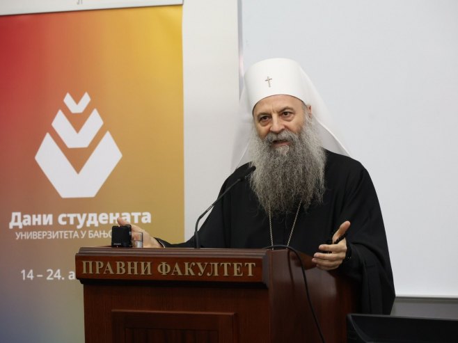 Патријарх Порфирије упутио поруку младима: Треба да се трудимо да будемо добри људи (ВИДЕО)