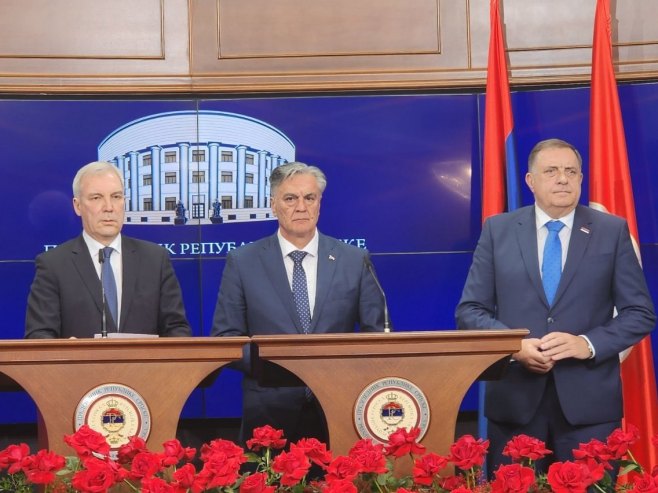 УЖИВО - Конференција за новинаре након састанка делегација Српске и Русије