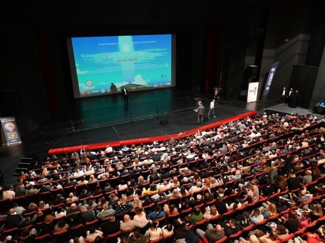 Хуманитарне пројекције филма "Сви за Космет, ма где били" у Српској